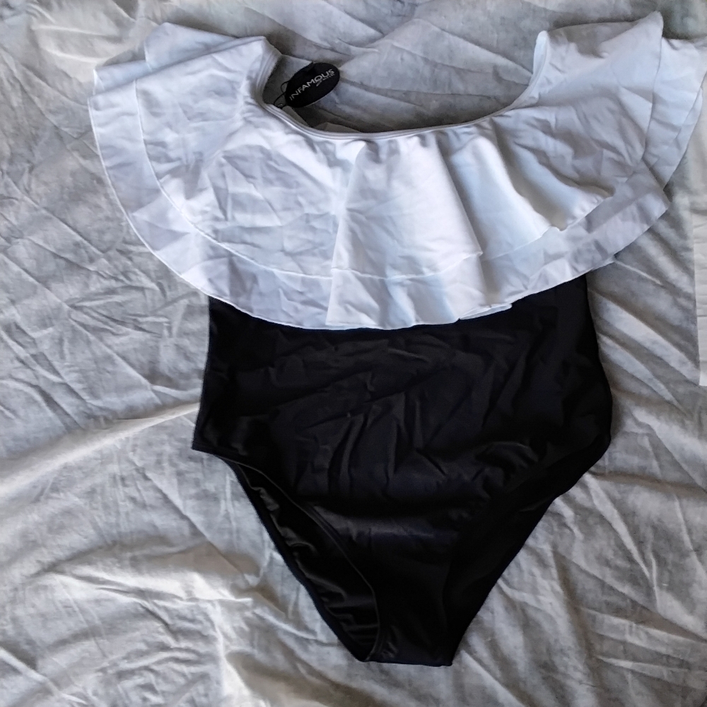 Ruffle Off-Shoulder One-Piece Swimsuit - Black/White - Picture 3 of 7